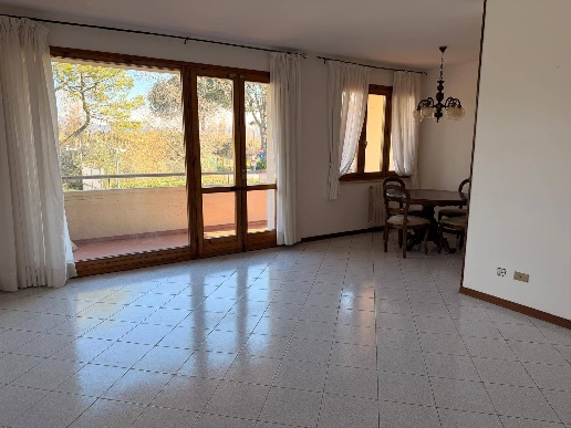 appartamento in vendita a Viareggio in zona Marco Polo