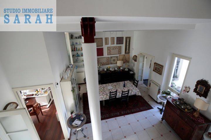 casa indipendente in vendita a Viareggio