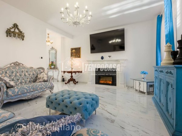 casa indipendente in vendita a Viareggio