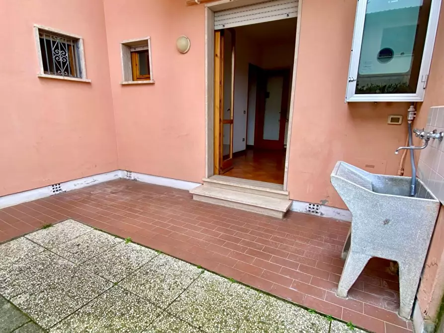casa indipendente in vendita a Viareggio