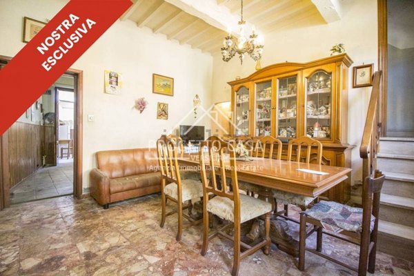 casa indipendente in vendita a Viareggio