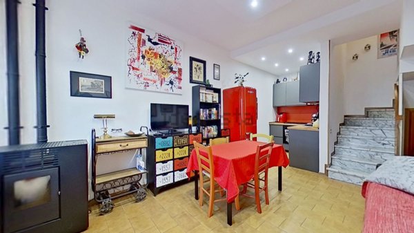 casa indipendente in vendita a Viareggio