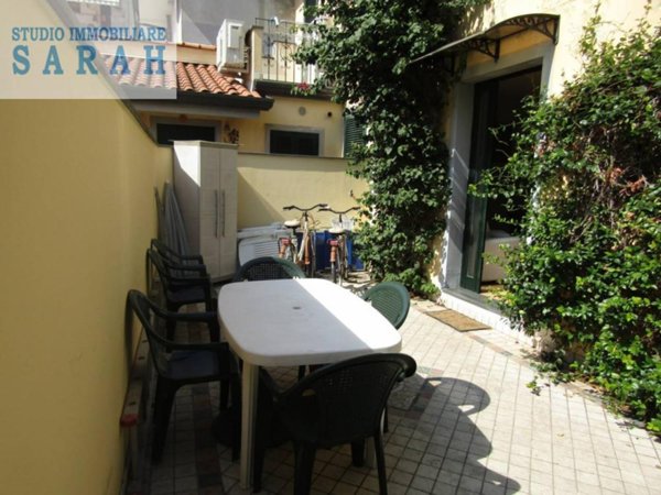 casa indipendente in vendita a Viareggio in zona Centro Storico