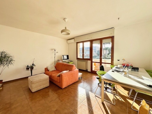 appartamento in vendita a Viareggio in zona Campo d'Aviazione