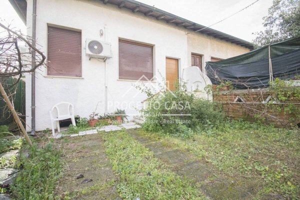 casa indipendente in vendita a Viareggio in zona Torre del Lago