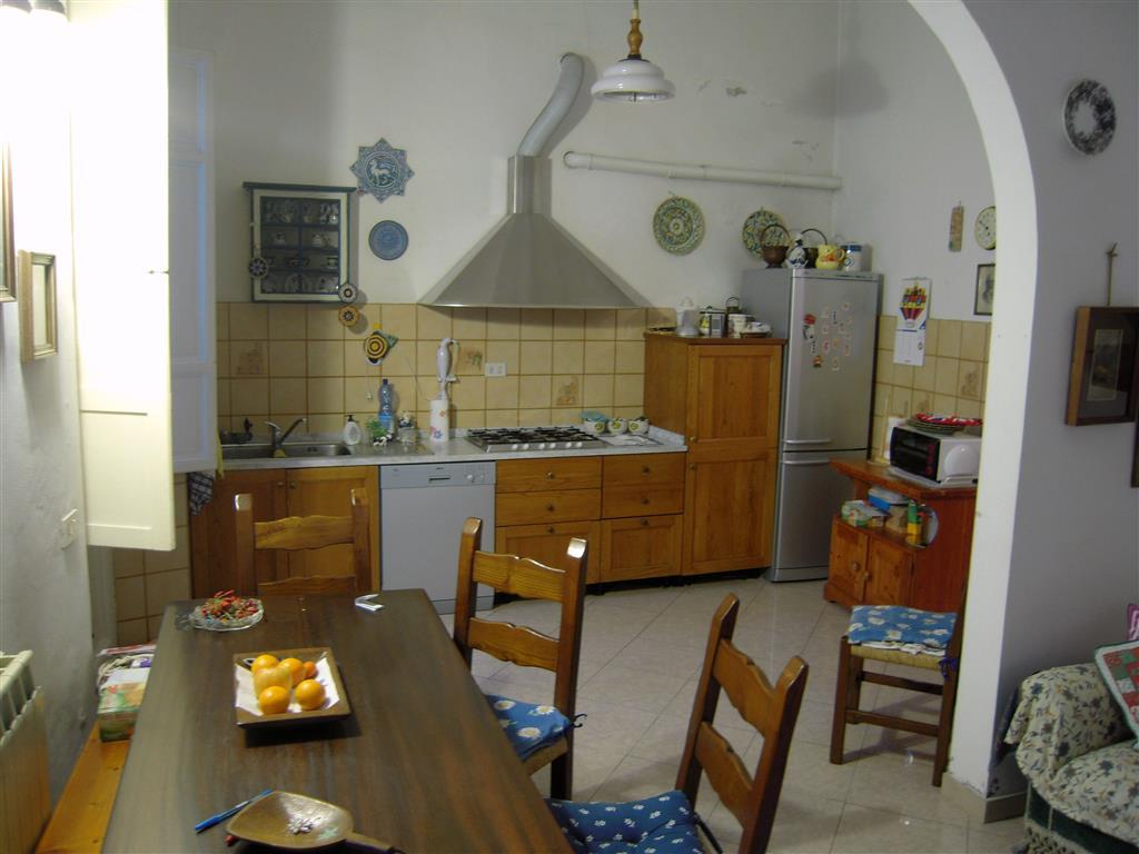 casa indipendente in vendita a Viareggio