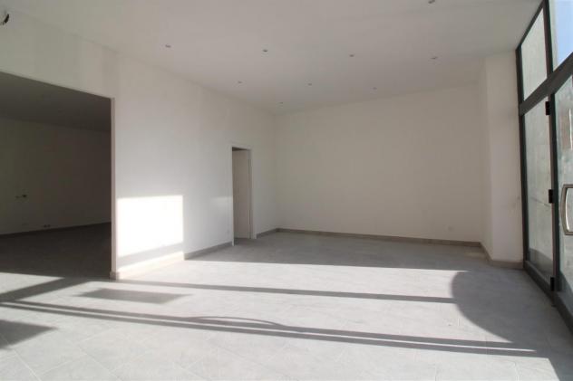 negozio in vendita a Viareggio in zona Centro Storico