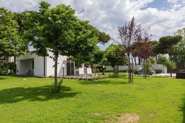 casa indipendente in vendita a Viareggio