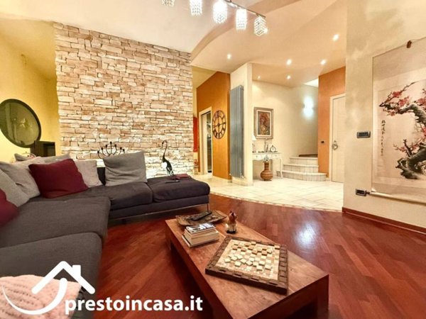 casa indipendente in vendita a Viareggio in zona Torre del Lago
