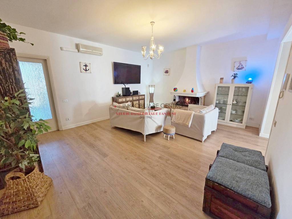 casa indipendente in vendita a Viareggio in zona Torre del Lago