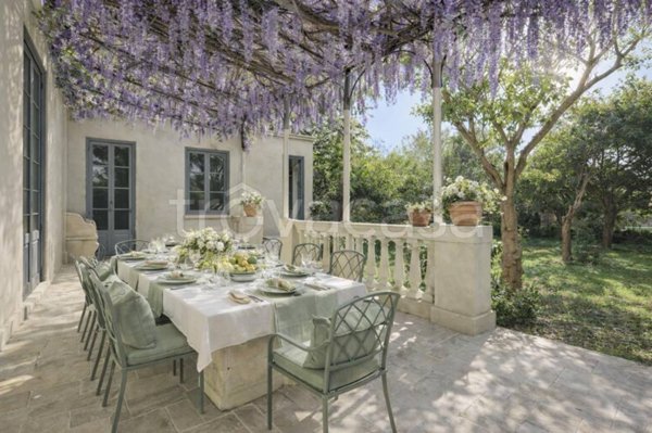 casa indipendente in vendita a Viareggio