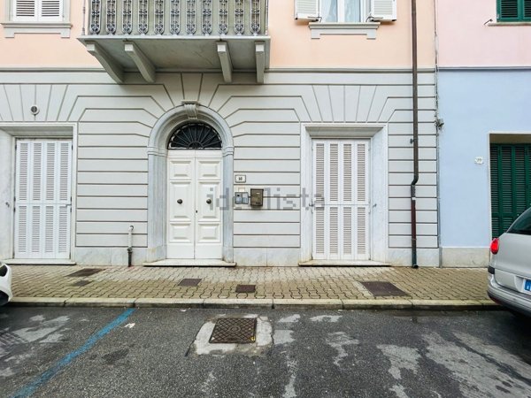 appartamento in vendita a Viareggio