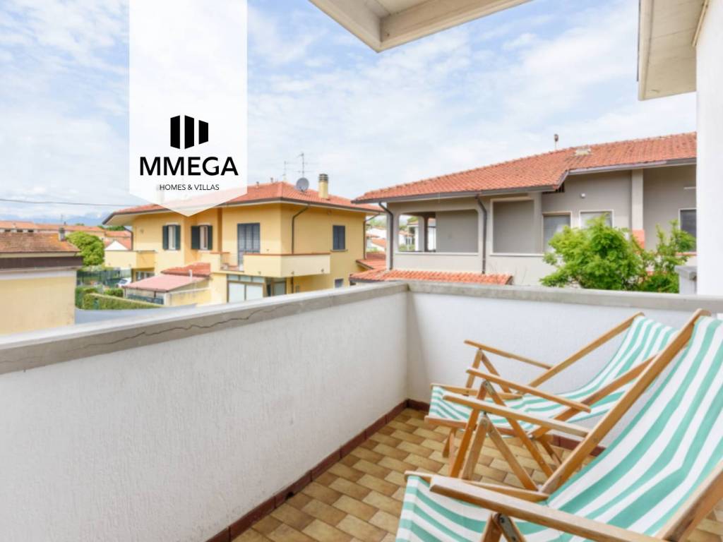 appartamento in vendita a Viareggio in zona Torre del Lago
