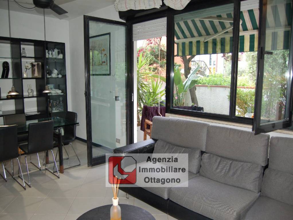 casa indipendente in vendita a Viareggio in zona Marco Polo