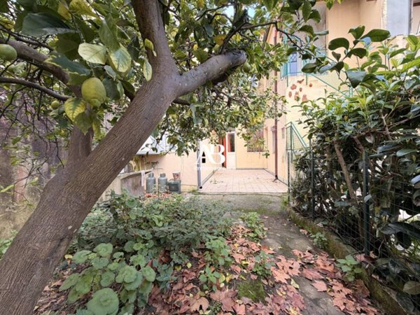 appartamento in vendita a Viareggio in zona Marco Polo