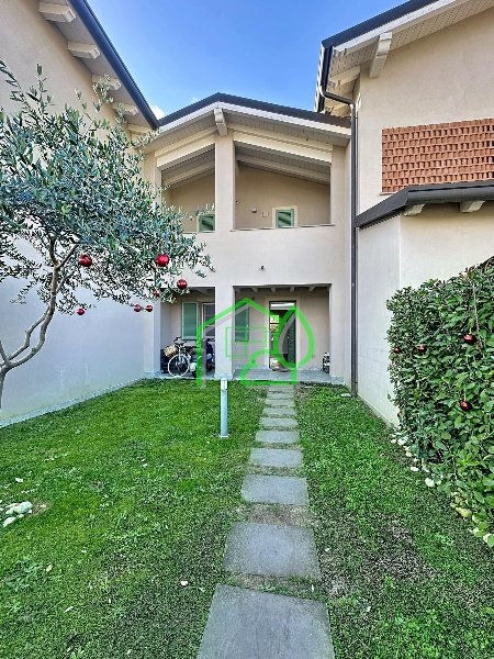 casa indipendente in vendita a Viareggio in zona Migliarina