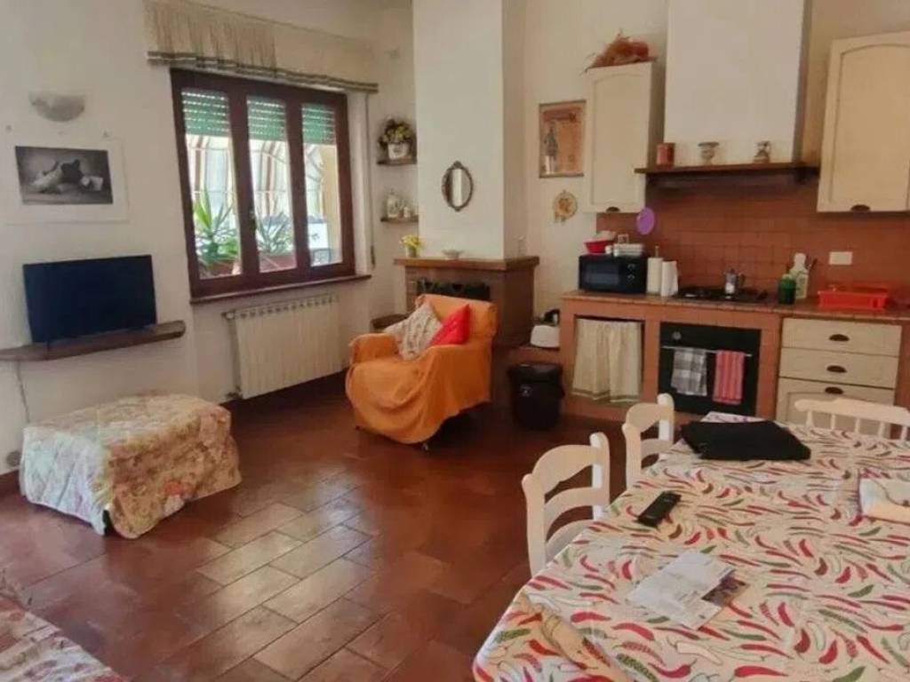 appartamento in vendita a Viareggio in zona Torre del Lago