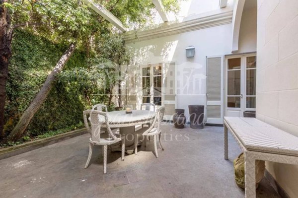 casa indipendente in vendita a Viareggio