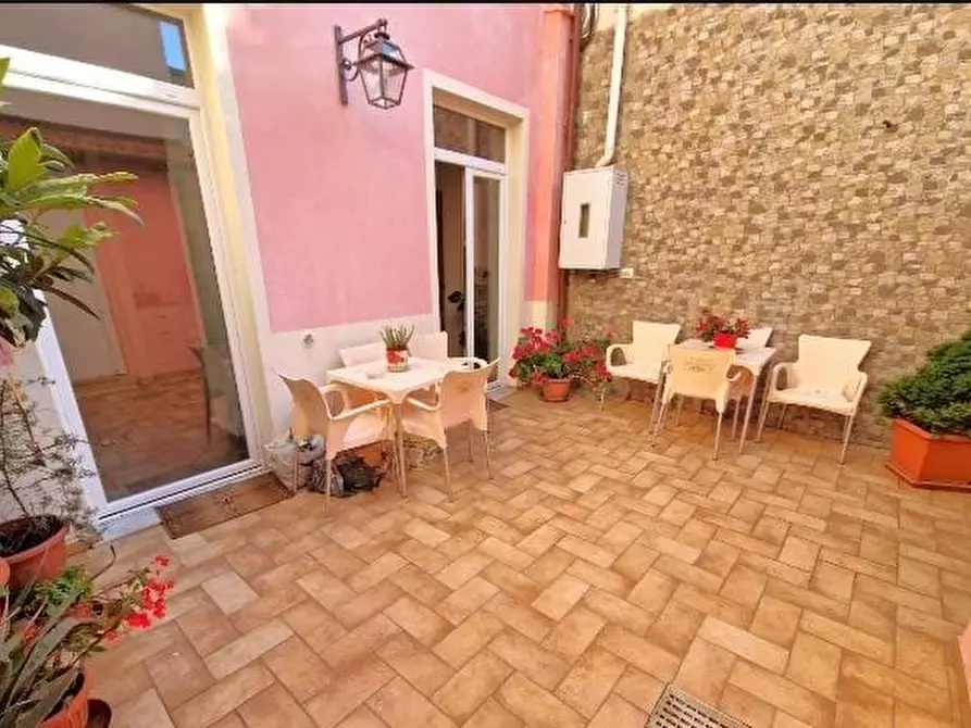 casa indipendente in vendita a Viareggio in zona Centro Storico