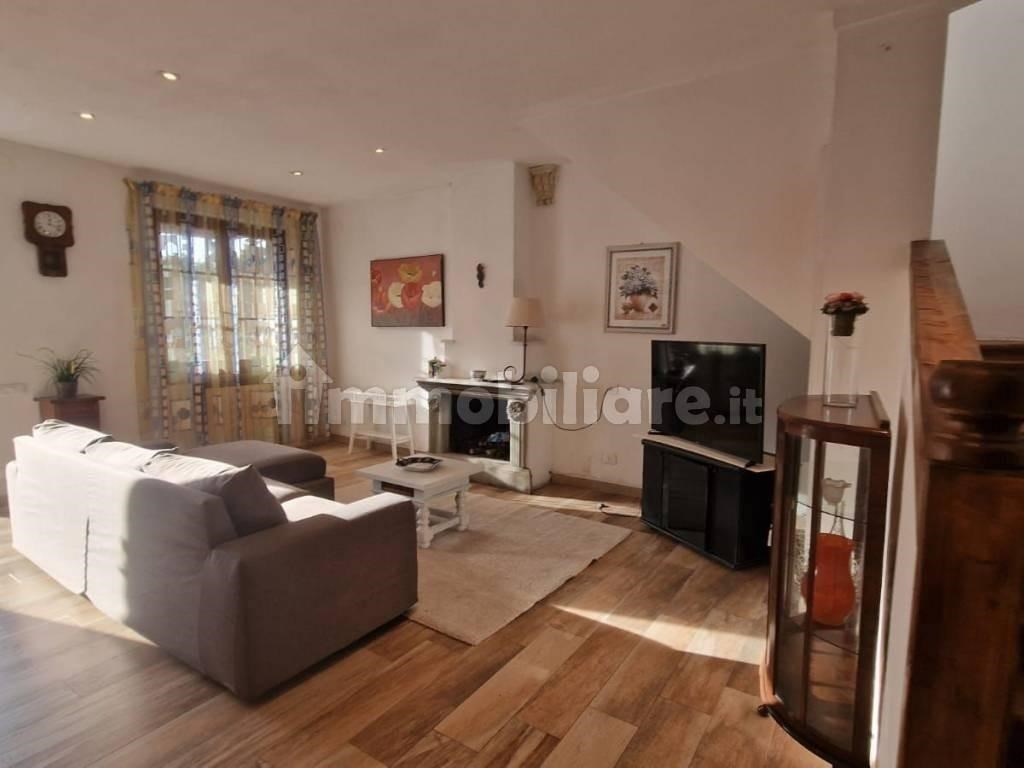 casa indipendente in vendita a Viareggio in zona Torre del Lago