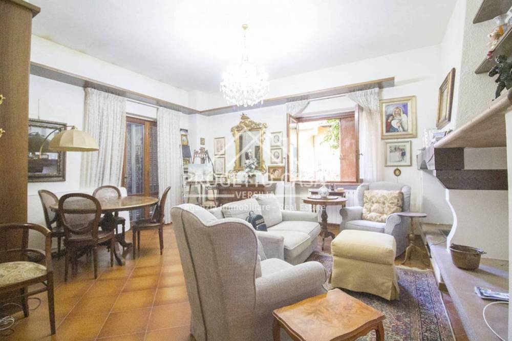casa indipendente in vendita a Viareggio in zona Torre del Lago