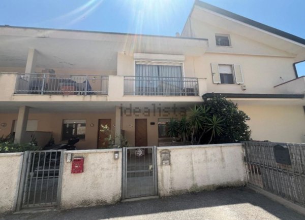casa indipendente in vendita a Viareggio