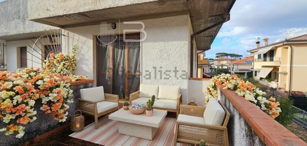 casa indipendente in vendita a Viareggio in zona Torre del Lago