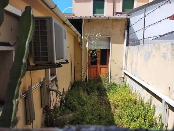 casa indipendente in vendita a Viareggio