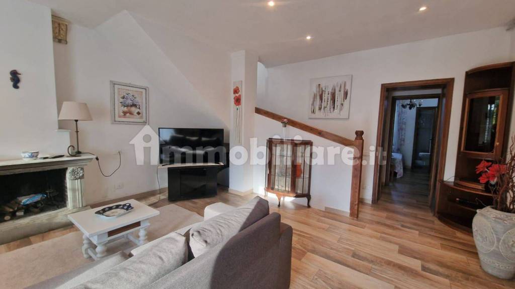 casa indipendente in vendita a Viareggio in zona Torre del Lago