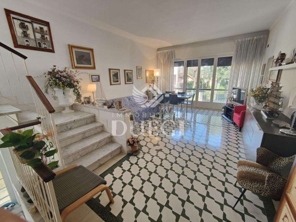 casa indipendente in vendita a Viareggio in zona Don Bosco