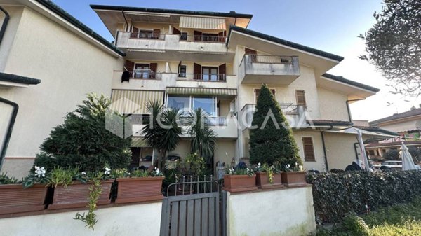 casa indipendente in vendita a Viareggio