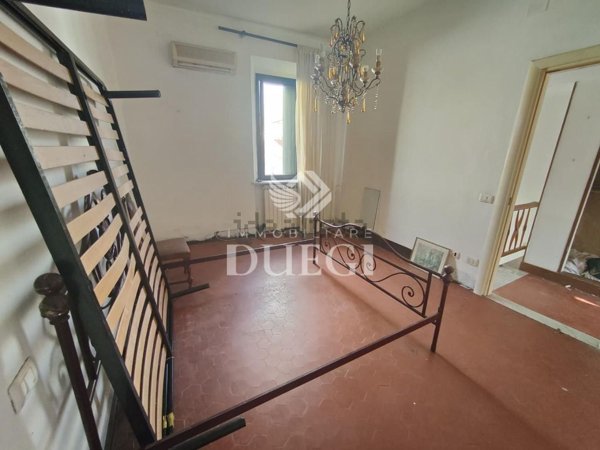 casa indipendente in vendita a Viareggio in zona Centro Storico