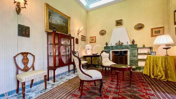 casa indipendente in vendita a Viareggio