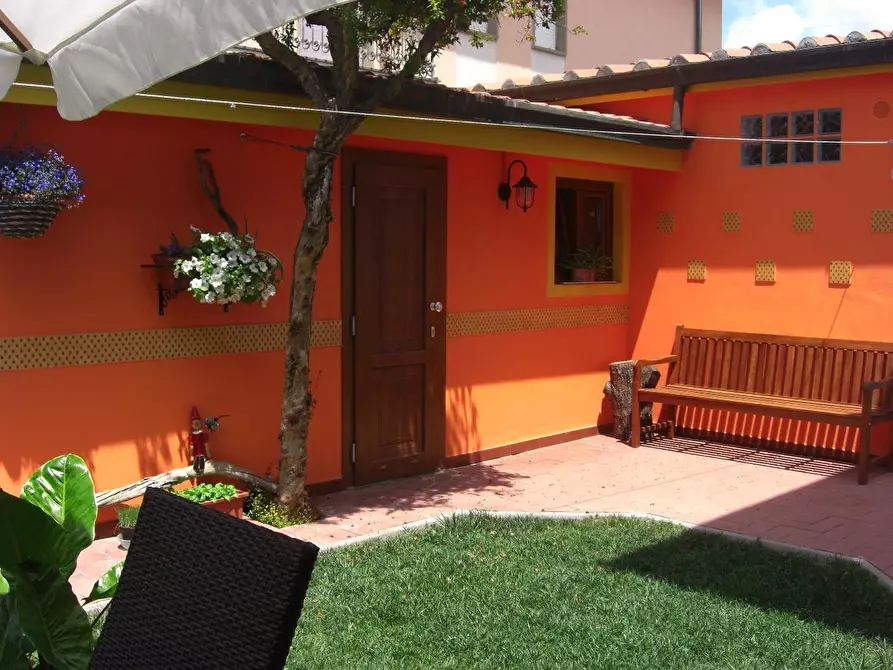 casa indipendente in vendita a Viareggio in zona Centro Storico