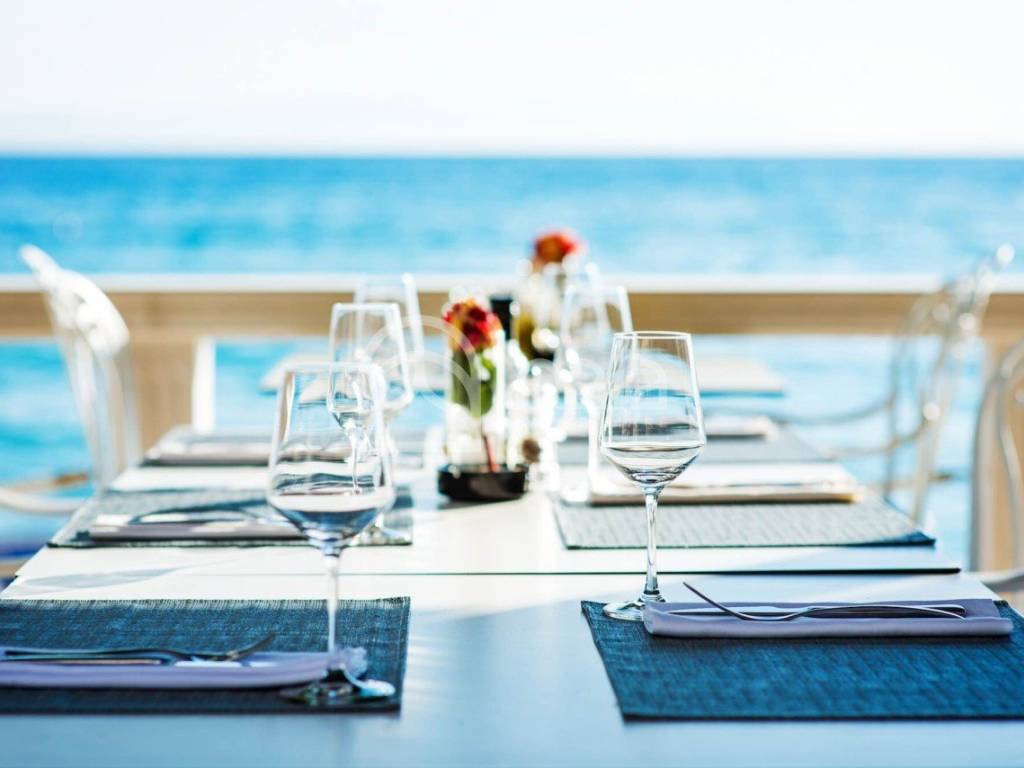 negozio in vendita a Viareggio in zona Torre del Lago