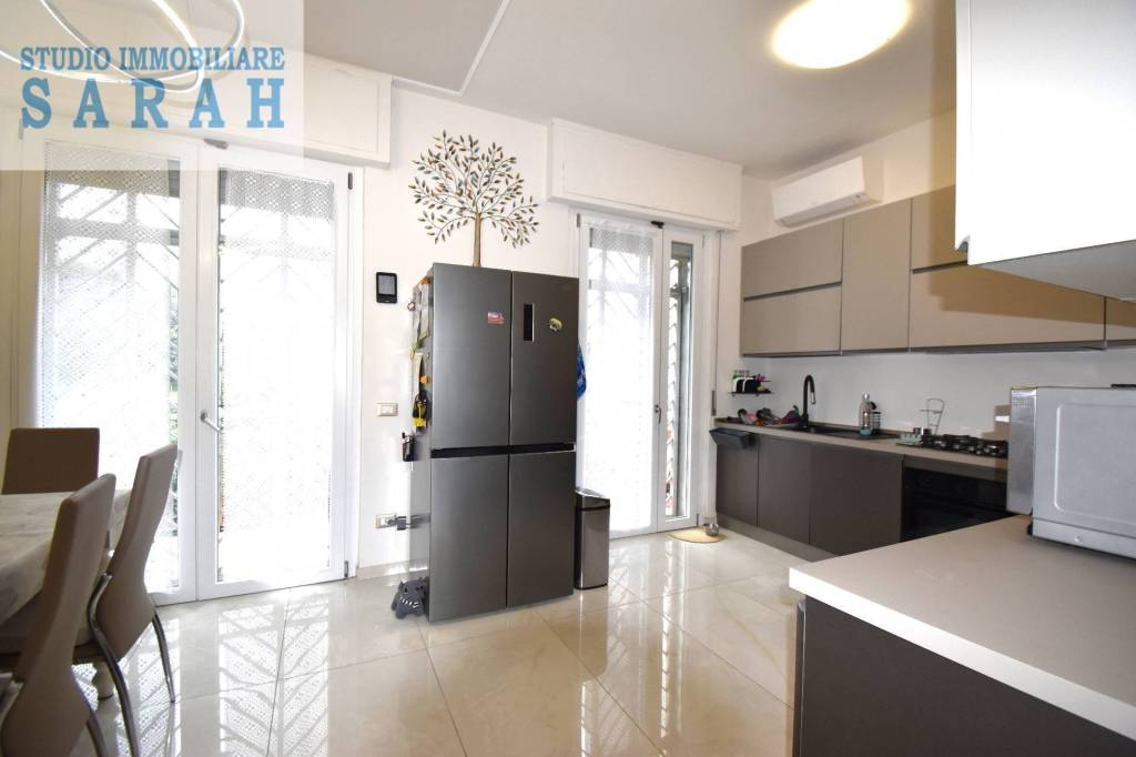 casa indipendente in vendita a Viareggio