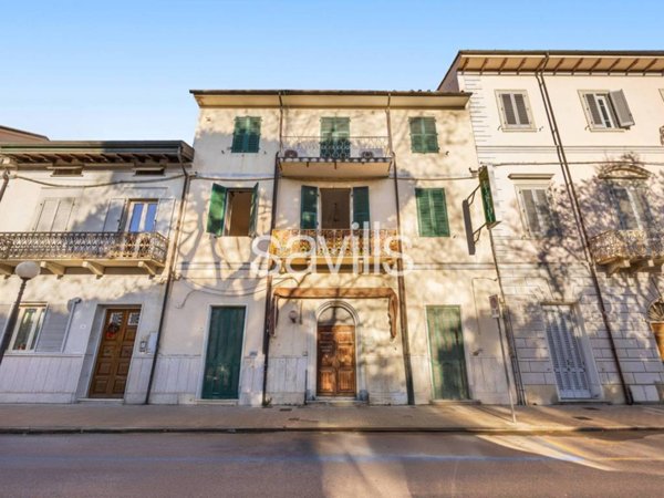 intera palazzina in vendita a Viareggio