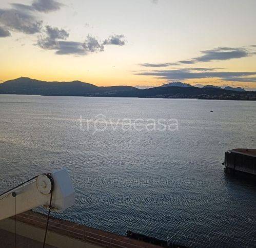 negozio in vendita a Viareggio in zona Torre del Lago