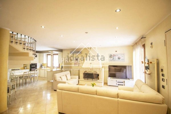 casa indipendente in vendita a Viareggio in zona Centro Storico