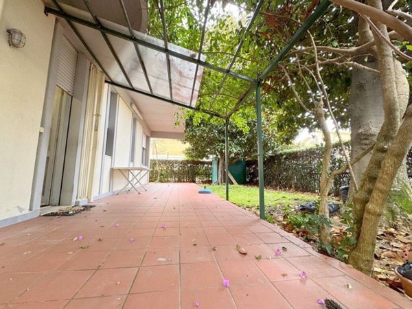 appartamento in vendita a Viareggio in zona Campo d'Aviazione