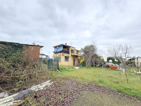 casa indipendente in vendita a Viareggio in zona Torre del Lago
