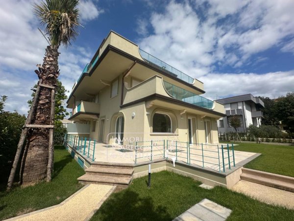 appartamento in vendita a Viareggio