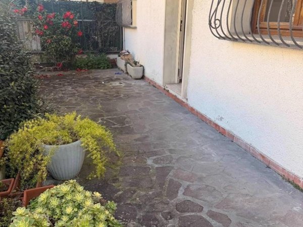 casa indipendente in vendita a Viareggio in zona Migliarina