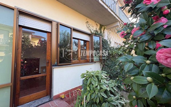 casa indipendente in vendita a Viareggio in zona Torre del Lago