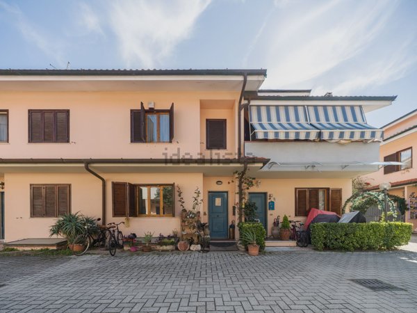 casa indipendente in vendita a Viareggio in zona Torre del Lago