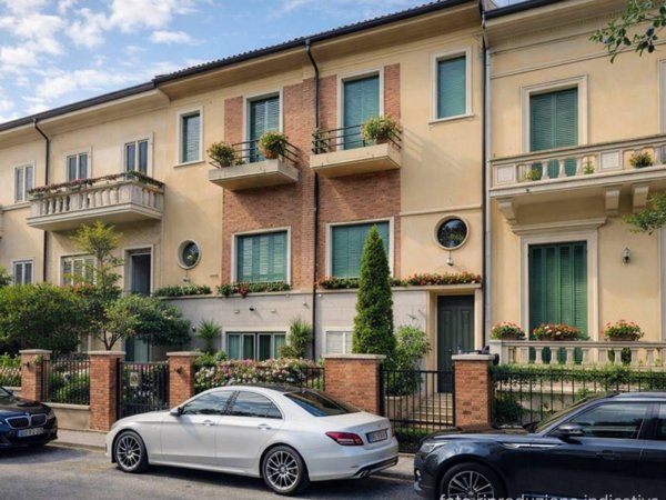 appartamento in vendita a Viareggio