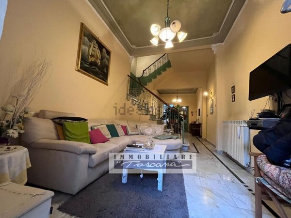 casa indipendente in vendita a Viareggio in zona Centro Storico