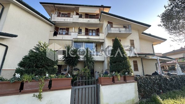 casa indipendente in vendita a Viareggio