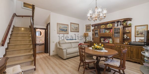 casa indipendente in vendita a Viareggio
