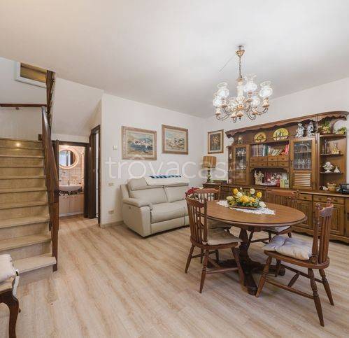 casa indipendente in vendita a Viareggio in zona Torre del Lago